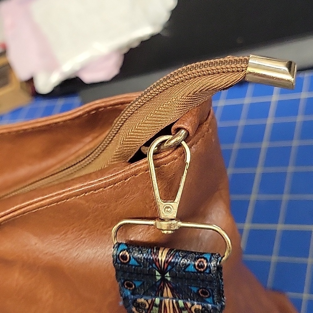 Brown Pleather Shoulder Bag Pattern 44" Adjustable Strap 13" x 9" x 3.5" - Picture 4 of 8
